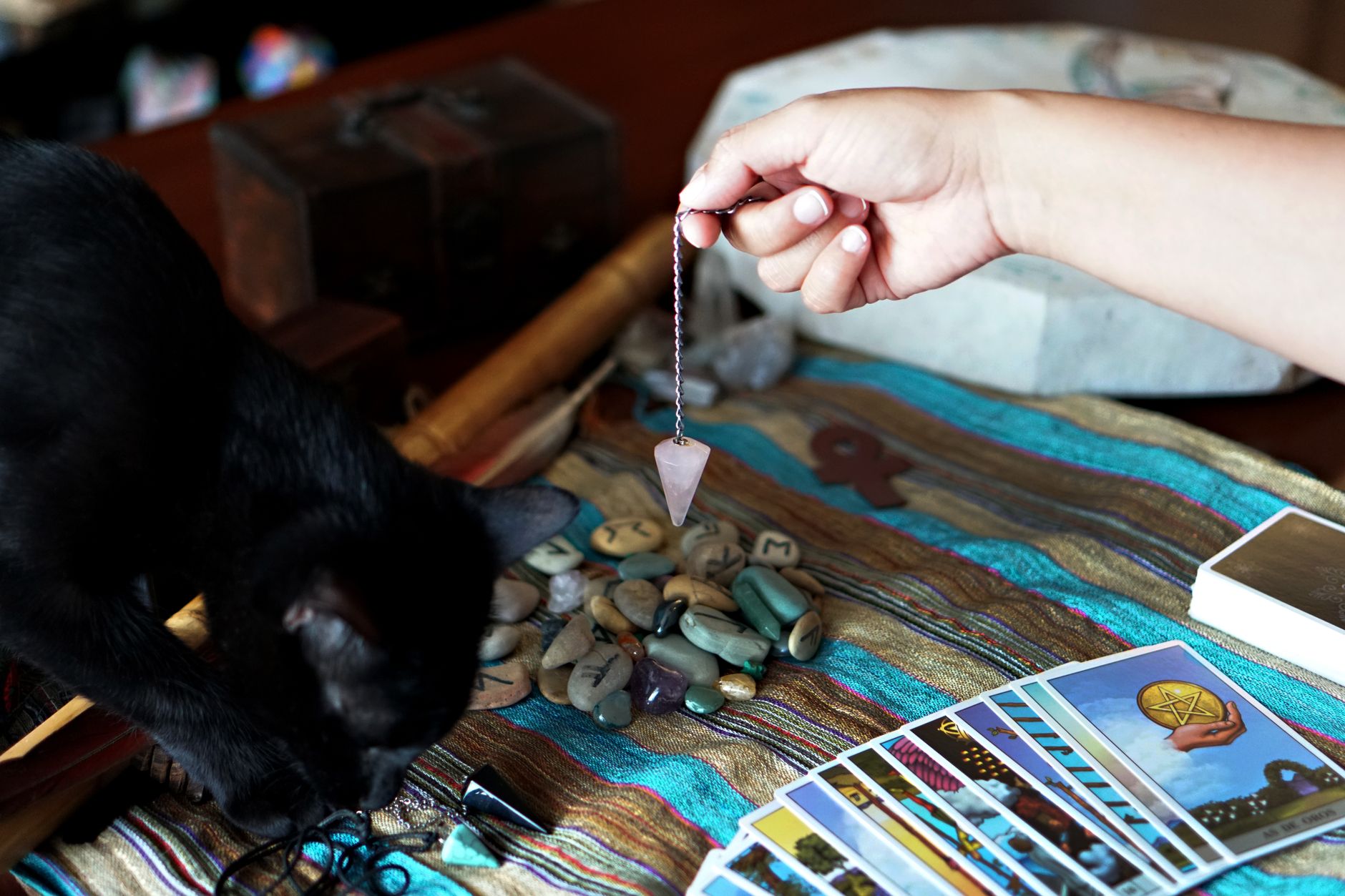 How to Choose Crystals for Beginner Protection Spells