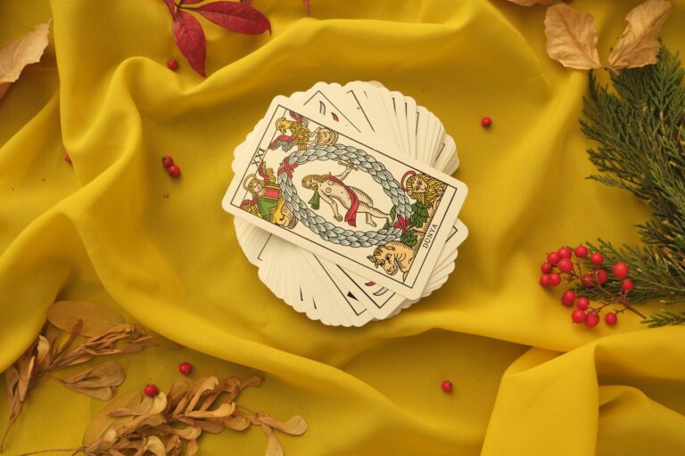 Complete Guide to Learning All 78 Tarot Cards Fast