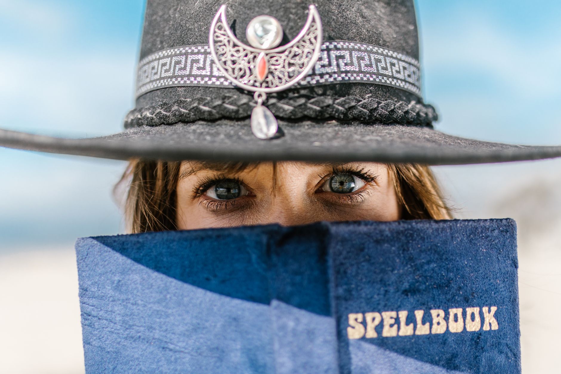 Moon Magic Made Simple: A Step-by-Step Spell Tutorial for Beginners and Beyond
