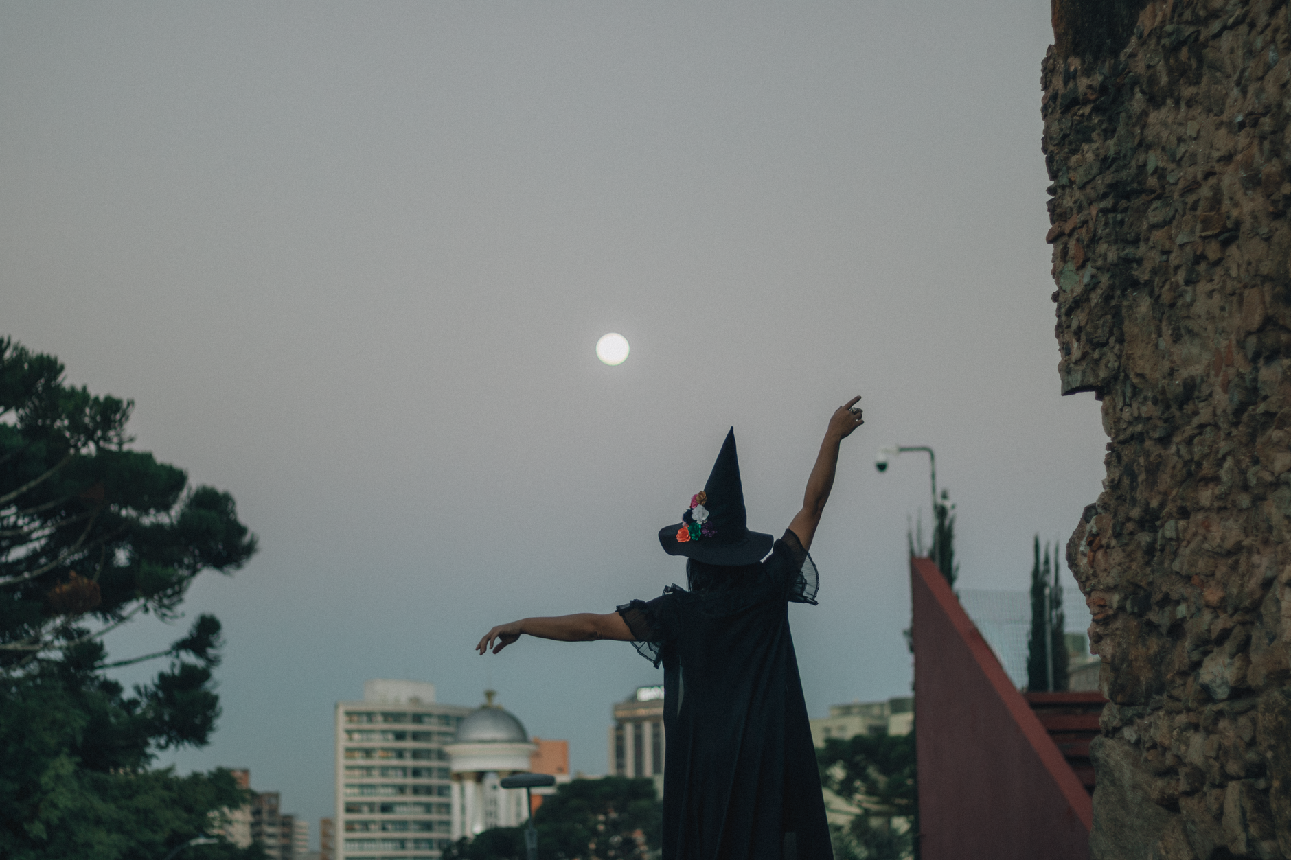 How to Cast a Lunar Manifestation Spell: A Beginner’s Guide to Moon Ritual Magic