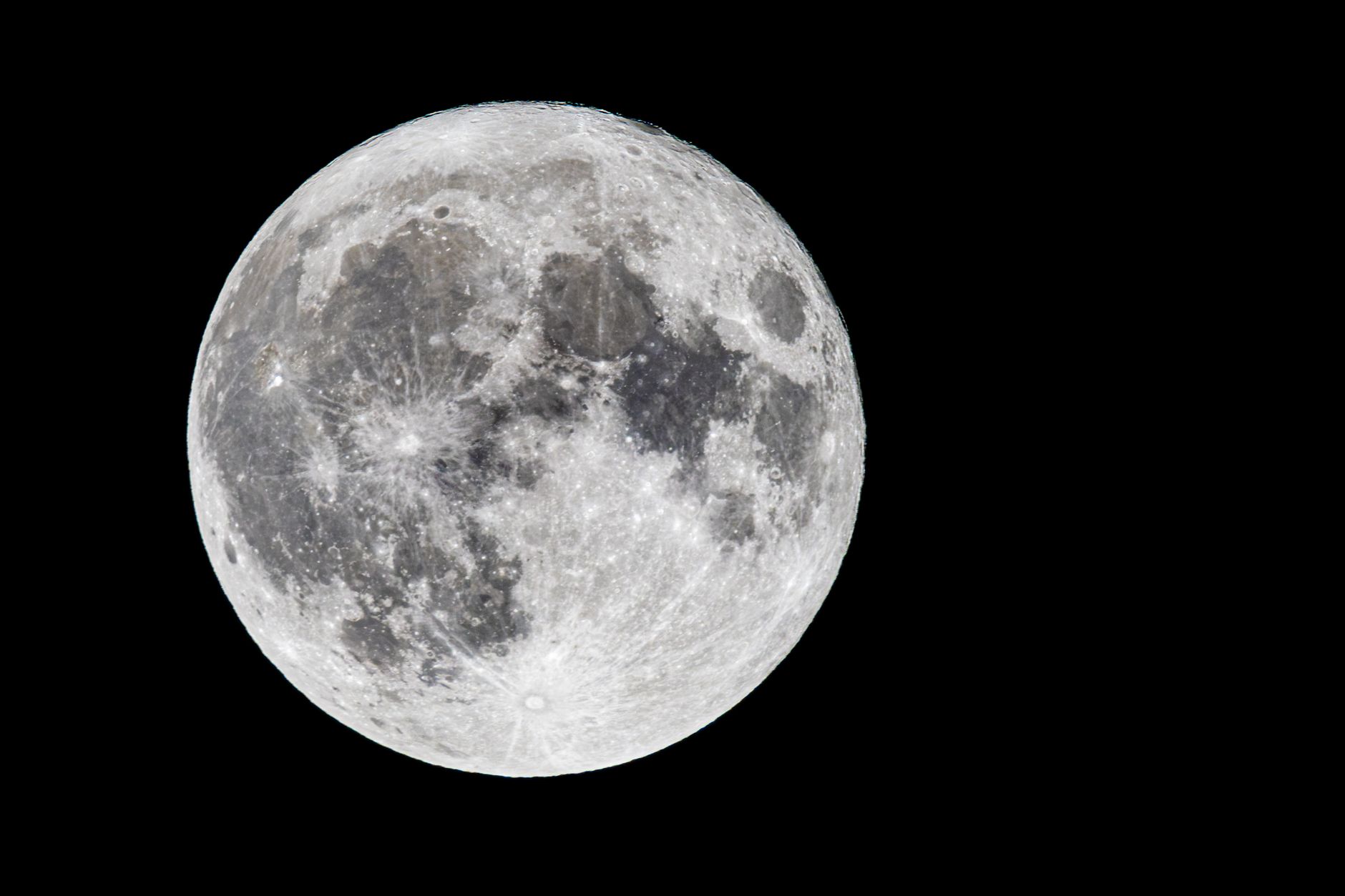 The Complete Lunar Phase Ritual Guide: Harness Moon Energy for Spiritual Transformation
