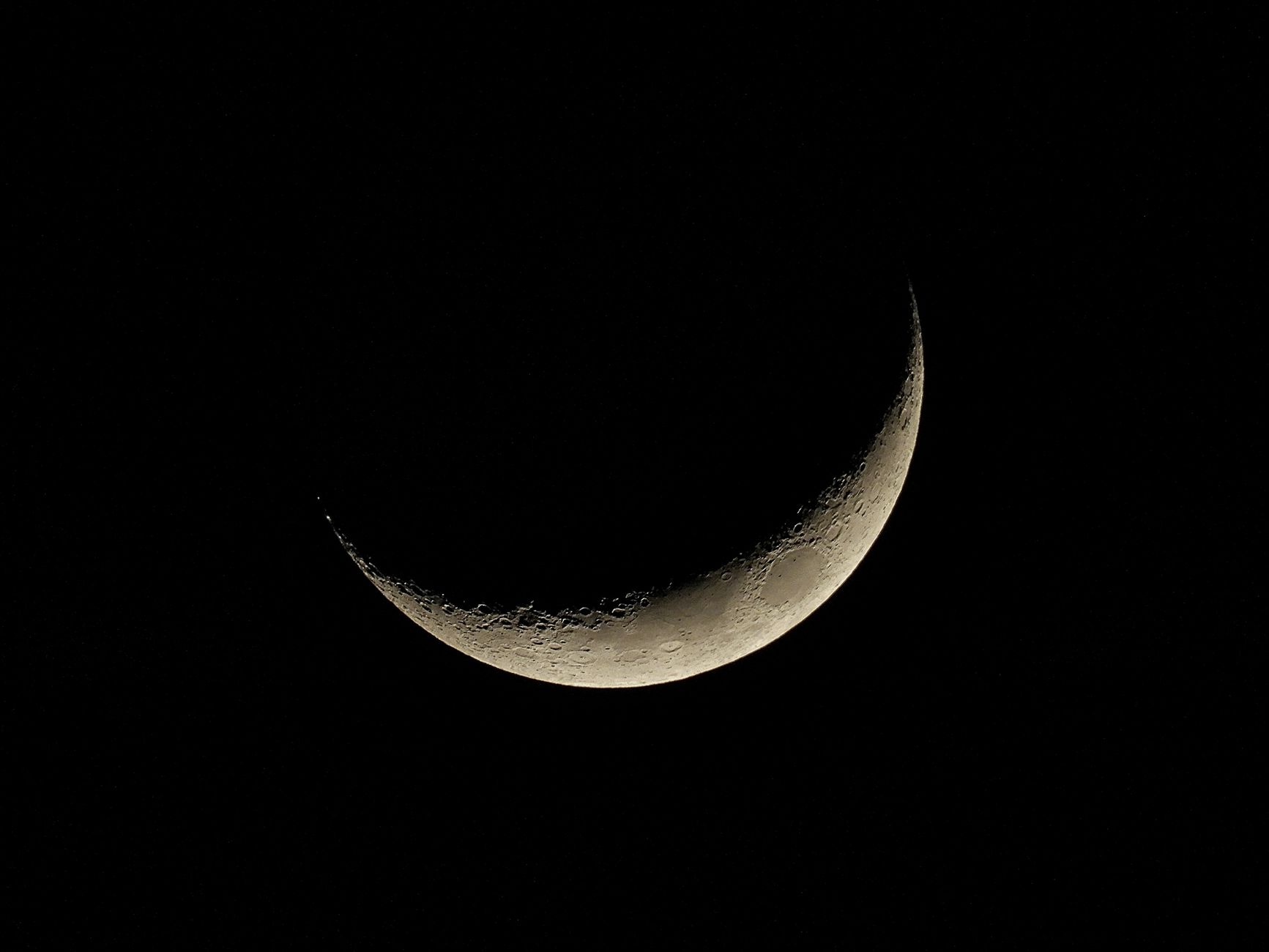 Dark Moon vs New Moon: Understanding the Difference for Ritual Work